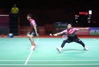 Aksi ganda putra Indonesia Leo Rolly/Daniel Marthin sat menghadapi wakil Tiongkok He Ji Ting/ Zhou Hao Dong pada final Daihatsu Indonesia Masters 2023 di Istora Senayan, Jakarta, Minggu (29/1/2023)