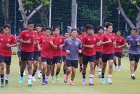 Tangkapan layar akun Instagram PSSI, saat para pemain Timnas U-20 menggelar latihan di lapangan A Senayan, pada Sabtu (18/2/2023)