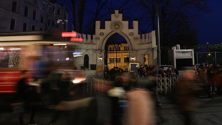 The burning of the Qur'an in Sweden was Protested in Istanbul on January 22, 2023 in Istanbul, Türkiye. (Foto: dia images via Getty Images/dia images)