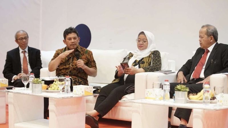 Direktur Utama BPJS Kesehatan Ali Ghufron Mukti (kedua dari kiri). (Foto: BPJS Kesehatan)