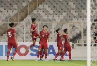 Para pemain Timnas Indonesia U-20 saat merayakan gol pertama atas Fiji pada Mini Turnamen yang berlangsung pada Jumat (17/2/2023) di Stadion Utama Gelora Bung Karno (SUGBK)