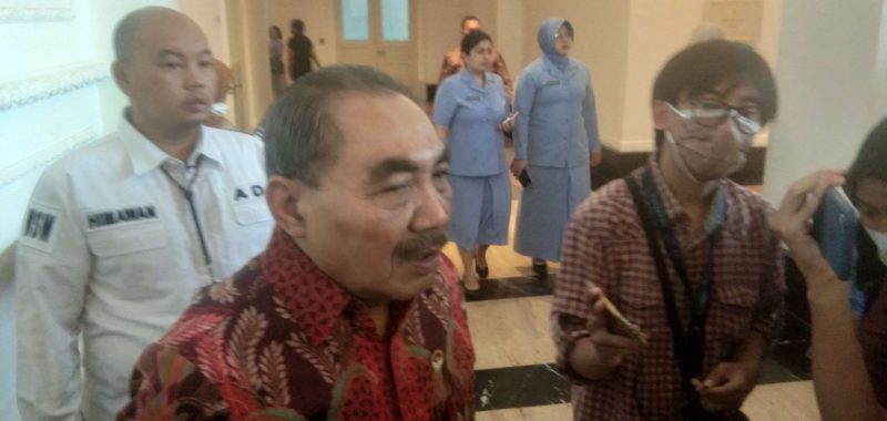 Ketua LPSK, Hasto Atmojo Suroyo saat memberikan keterangan di Gedung Tribrata, Jakarta Selatan, Kamis (16/2/2023)