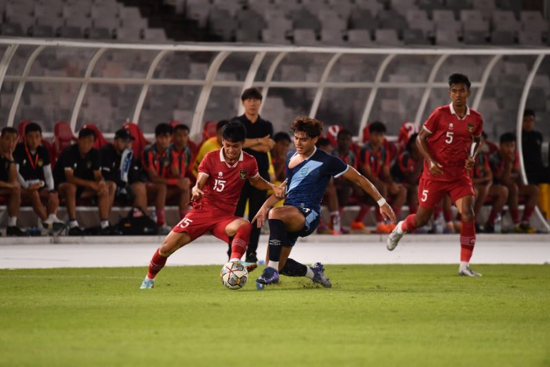 Timnas U-20 saat melawan Timnas Guatemala pada International Friendly Match, Selasa (21/2) di Stadion Utama Gelora Bung Karno, Jakarta