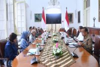 Pertemuan Panitia Seleksi calon Komisi Pengawas dan Persaingan Usaha [KPPU] dengan Presiden Joko Widodo [Jokowi] di Istana Kepresidenan Bogor, Senin [27/2/2023]. [foto: Biro Pers, Media, dan Informasi Sekretariat Presiden].