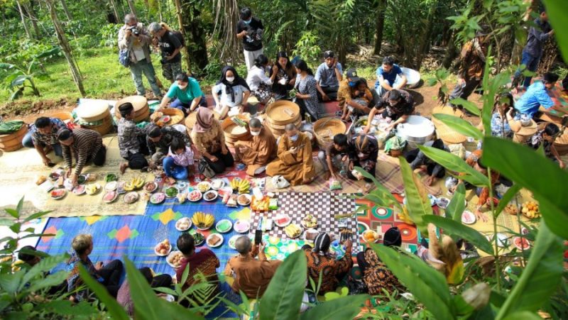 Nyadran Desa, tradisi Isra Mi'raj di Kampung Serawak, Semarang, Jawa Tengah