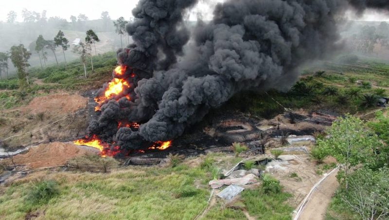 Sumur minyak ilegal di Desa Keban I, Kecamatan Sanga Desa kabupaten Musi Banyuasin meledak