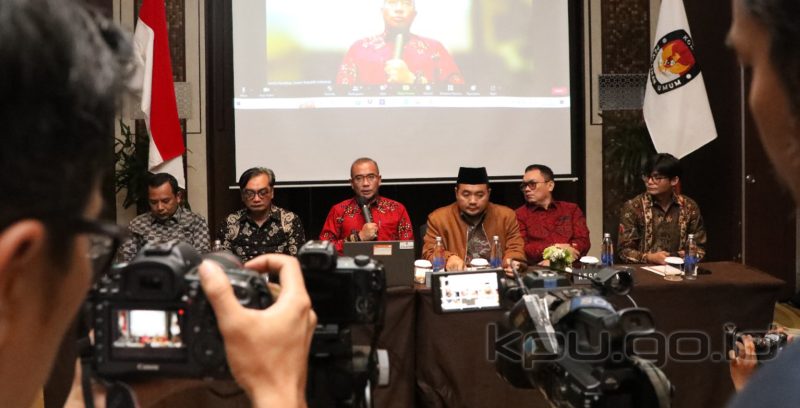 KPU RI saat menggelar keterangan pers, Kamis (2/3/2023)