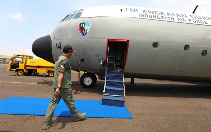 Kepala BNPB terbang dari pangkalan udara TNI AU Lanud Halim Perdanakusuma menggunakan pesawat Hercules C-130 dan dijadwalkan tiba di Lanud Sadjad Ranai, Natuna