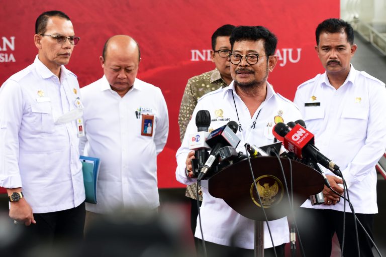 Mentan Syahrul Yasin Limpo memberikan keterangan pers, Rabu (15/03/2023), siang, di Kompleks Istana Kepresidenan, Jakarta. (Foto: Humas Setkab)