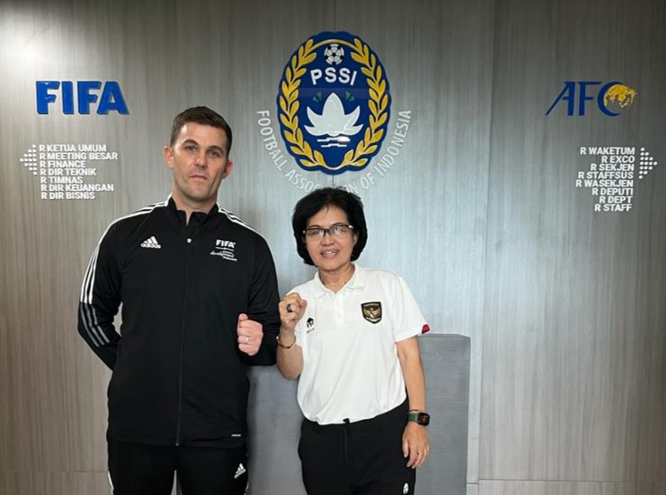 Salah satu perwakilan dari FIFA Simon Toselli (FIFA Women’s Football Expert) yang mengunjungi PSSI, Senin (13/3/2023)