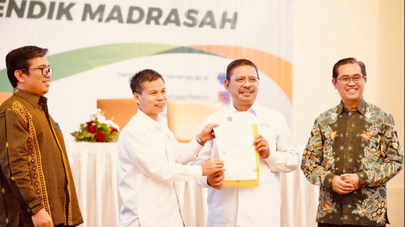 Prosesi MoU Ditjen Pendis dan BMBPSDM terkati penggunaan sistem belajar bagi Guru dan Pengawas