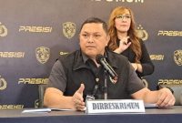 Dirreskrimum Polda Metro Jaya, Kombes. Pol Hengki Haryadi SIK MH saat memberikan keteranga pers