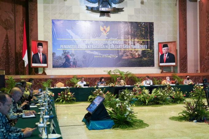 Kepala BNPB Letjen TNI Suharyanto menghadiri Rapat Koordinasi Penanggulangan Kebakaran Hutan dan Lahan Tahun 2023 di Kantor KLHK, Jakarta, Jumat (20/1). (Istimewa)