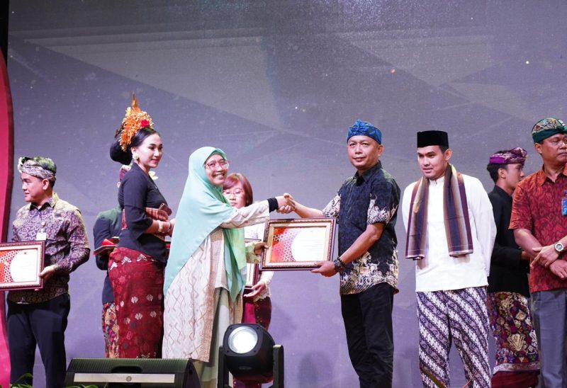 PT KAI dinobatkan sebagai pemenang PR INDONESIA Awards (PRIA) 2023 kategori Terpopuler di Media Cetak dan Online tahun 2022, Sub Kategori BUMN Non Tbk