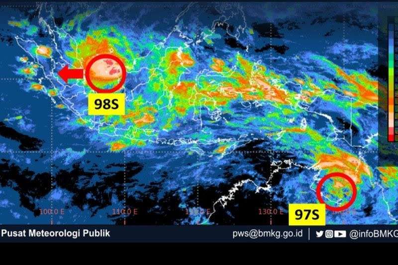 Citra satelit bibit siklon tropis 97S dan 98S yang berpengaruh terhadap cuaca dan gelombang laut di beberapa wilayah timur dan barat Indonesia, Minggu (5/3/2023) (foto: Tangkapan layar BMKG)