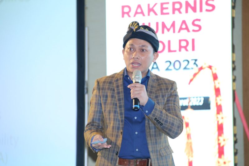 News Manager Seatoday, Mochamad Achir, dalam Rakernis Divisi Humas Polri, Bali, Jumat (3/3/23) (Foto: Divisi Humas Polri)