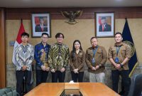 Wamenparekraf Angela Tanoesoedibjo saat menerima audiensi panitia penyelenggara Monarch Art-omotive Fest di Gedung Sapta Pesona, Rabu (29/3/2023)