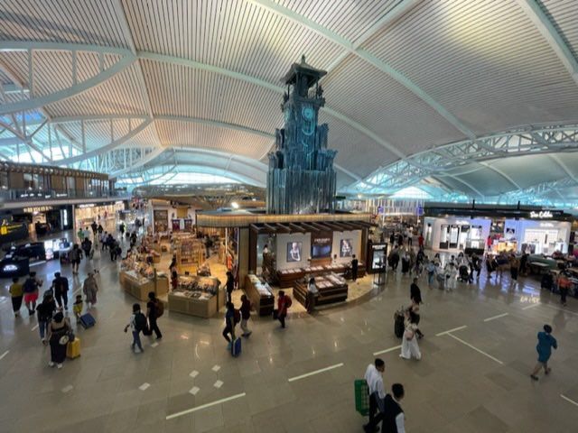 Suasana Bandar Udara Internasional Ngurah Rai, Denpasar, Bali (Foto: Istimewa)