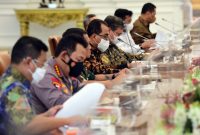 Menhub saat mengikuti Rapat mengenai Persiapan Arus Mudik Idulfitri 1444 H di Istana Merdeka, Jakarta, Jumat (24/03/2023). (Foto: Humas Setkab)