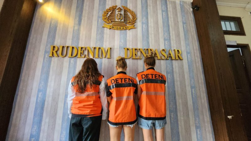 Direktorat Pengawasan dan Penindakan Keimigrasian Ditjen Imigrasi berhasil menangkap tiga WNA  asal Rusia yang menyalahi izin tinggalnya dengan beroperasi sebagai PSK