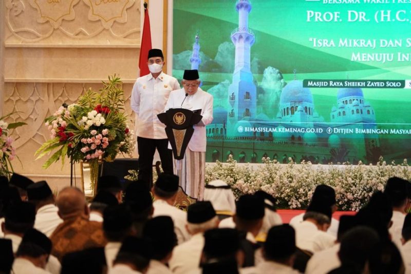 Wapres KH Ma'ruf Amin meresmikan pembukaan Masjid Raya Syekh Zayed Solo