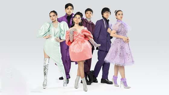 Foto pencipta lagu resmi Piala Dunia U-20 2023 Indonesia, Weird Genius (belakang) bersama musisi lainnya yang mengisi lagu berjudul Glorious, Lyodra, Tiara Andini dan Ziva Magnolya (dari kiri ke kanan). (Foto: FIFA/ist)