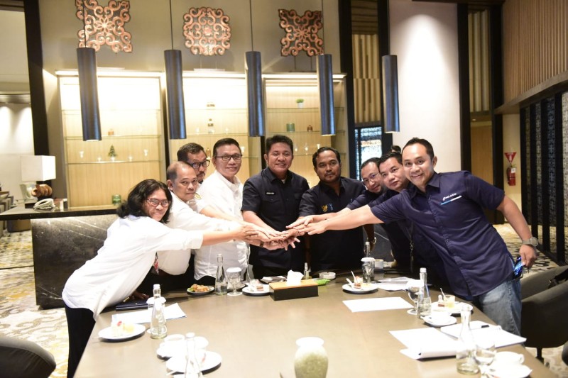 Gubernur Sumsel H Herman Deru menggelar pertemuan dengan PT Pelindo II dan PT Penajam Indonesia Terminal di Hotel Santika Premiere, Selasa [28/2/2023]. 