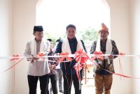 Gubernur Herman Deru meresmikan masjid dan Islamic Center As-Salam Raudhotul Qur'an Azzam di Desa Sako Kecamatan Rambutan, Kabupaten Banyuasin, Kamis [2/3/2023].