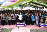 Gubernur Sumsel H Herman Deru membuka secara resmi Lomba Desa Tingkat Kabupaten OKU Timur di Desa Nirwana, Kecamatan Semendawai Timur Kabupaten OKU Timur, Minggu (12/3) siang.