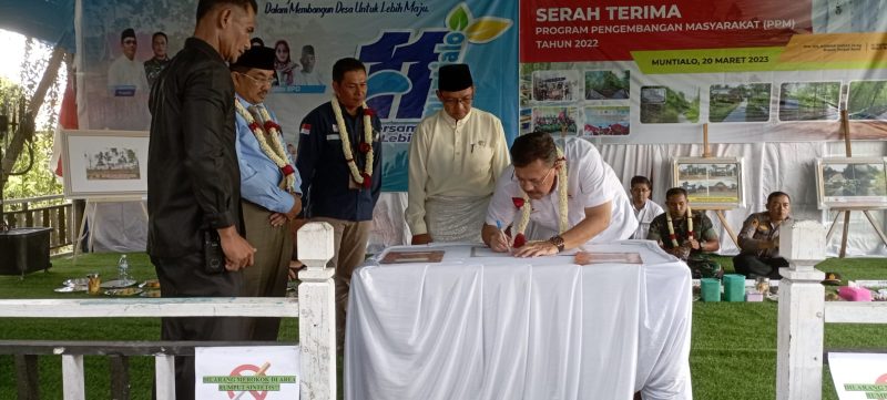 SKK Migas bersama Kontraktor Kontrak Kerja Sama [KKKS] PetroChina International Jabung Ltd telah menyerahkan bantuan Program Pengembangan Masyarakat [PPM] Tahun Anggaran 2022.