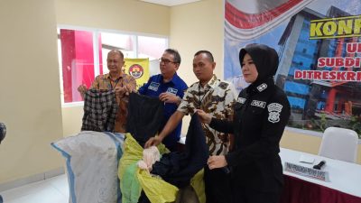 Ditreskrimsus Polda Sumsel Sita 70 Bal Pakaian Seken Import
