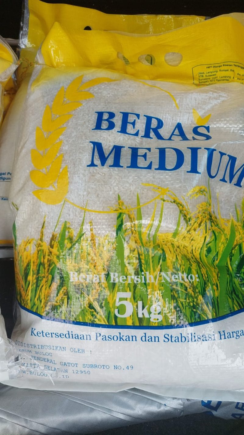 Perum Bulog Maluku dan Maluku Utara menjamin kebutuhan pokok seperti beras, gula pasir dan minyak goreng stoknya aman hingga memasuki bulan puasa hingga Idul Fitri 1444 Hijriah