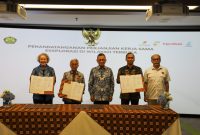 Penandatangan perjanjian kerjasama kegiatan ekplorasi di area terbuka Indonesia antara SKK Migas dan ExxonMobil Indonesia, Jumat (31/3/2023)