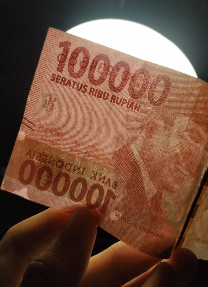 uang palsu (sumber foto: istimewa)