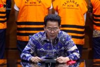 Wakil Ketua KPK Johanis Tanak, dalam konferensi pers di Gedung Merah Putih KPK, Jakarta, Kamis (13/4/2023) dini hari (foto: tangkapan layar)