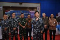 KSAL Laksamana TNI Muhammad Ali didampingi jajaran pimpinan TNI AL pada kegiatan Pemberian Paket Lebaran dan Bazaar Murah TNI AL di Jakarta (Foto: Dispen TNI AL)