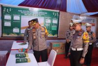 Kapolres Metro Tangerang Kota, Kombes Pol Zain Dwi Nugroho saat memantau rest area Tol Jakarta-Merak KM 13,5