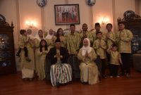 Momen hari raya Idul Fitri 1444 Hijriah, dimanfaatkan Wakil Gubernur Sumsel H Mawardi Yahya untuk berkumpul bersama keluarga dan bersilahturahmi bersama kerabat serta masyarakat.