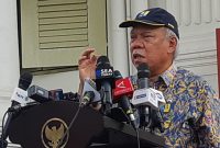 Menteri PUPR Basuki Hadimuljono memberikan keterangan pers usai menghadiri ratas, Rabu (12/04/2023), di Jakarta. (Foto: Humas Setkab)
