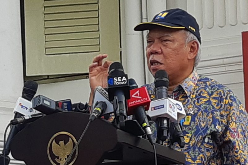 Menteri PUPR Basuki Hadimuljono memberikan keterangan pers usai menghadiri ratas, Rabu (12/04/2023), di Jakarta. (Foto: Humas Setkab)