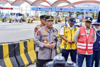Kapolri Jenderal Listyo Sigit Prabowo saat memberikan keterangan pers di Pelabuhan Bakauheni, Lampung, Kamis (20/4/23)