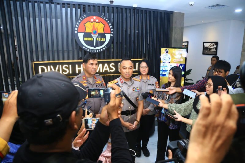 Kadiv Humas Polri Irjen Pol Dr H Sandi Nugroho SIK SH MHum