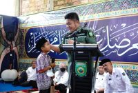 Gubernur Sumsel H Herman Deru berbagi kebahagiaan Ramadhan kepada ribuan anak yatim piatu di Sumsel, Rabu 5 April 2023 petang.
