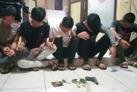 Satgas Operasi Pekat 1 Musi Polda Sumsel mengamankan lima Pemuda yang kedapatan membawa airsoft shotgun saat nongkrong di jalan Kambang Iwak Palembang. 