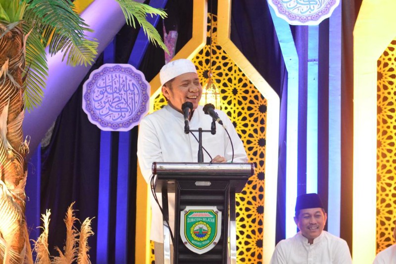 Gubernur Sumsel H Herman Deru saat menghadiri pengajian Ramadhan tahun 1444 H bersama OPD Provinsi Sumsel, bertempat di Griya Agung, Sabtu 9 April 2023, malam. 