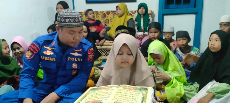 Pangkalan Sandar Sugihan melaksanakan program Inovasi Airud Binjar [Bina Pelajar] Ditpolairud Polda Sumsel, pada Rabu 12 April 2023, malam
