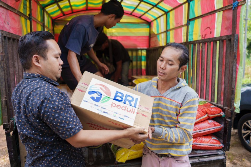“Berbagi Bahagia Bersama BRI” Ramadan Penuh Berkah, BRI Group Berbagi Sembako