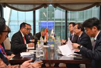 Menteri Perhubungan Budi Karya Sumadi melakukan pertemuan dengan Chairman & CEO Korean National Railway (KNR) Mr. Kin Hanyoung dan CEO Korea Overseas Infrastructure & Urban Development Cooperation (KIND) Mr. Kang Hoon Lee