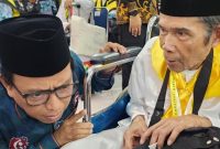 Direktur Bina Haji Ditjen Penyelenggaran Haji dan Umrah Arsad Hidayat (kiri)