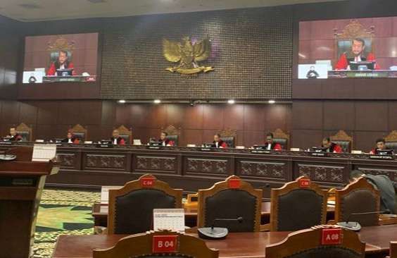 Para Hakim MK saat melakukan sidang putusan gugatan sistem proporsional terbuka pada Pemilu 2024, di Gedung Mahkamah Konstitusi, Jakarta, Kamis (15/6/2023)